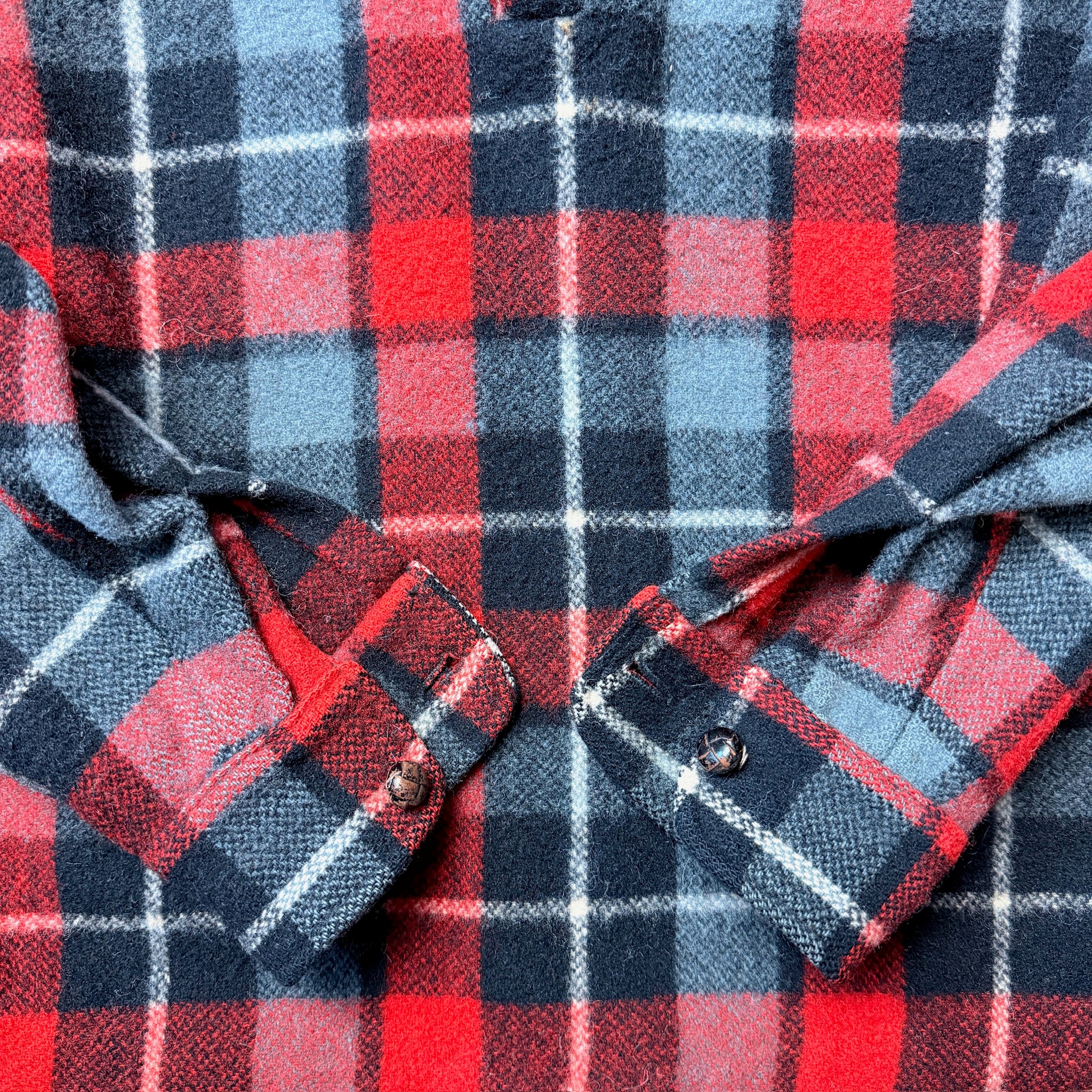 CHIPPEWA FALLS WOOLEN MILL RED BUFFALO PLAID WOOL PULLOVER CIRCA EARLY 1960S